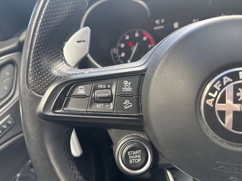 Used 2022 Alfa Romeo Stelvio Veloce AWD/4WD image 34