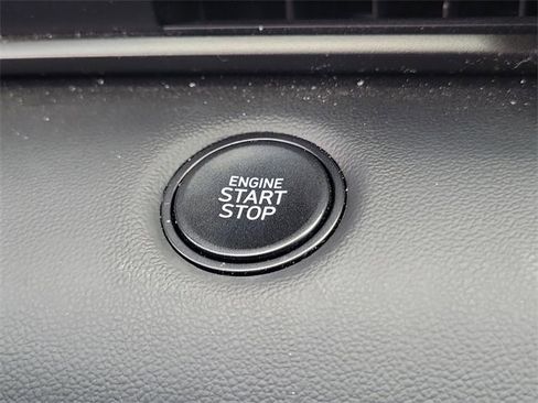Used 2025 Hyundai Elantra Sport image 8