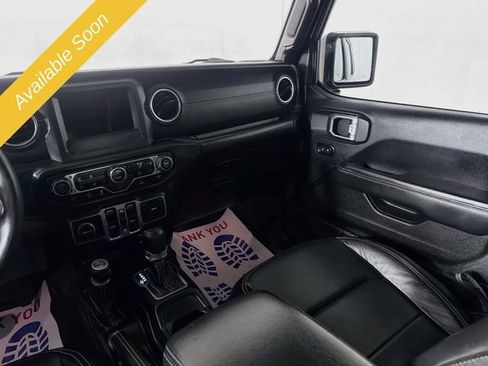 Used 2018 Jeep Wrangler Unlimited Sahara AWD/4WD image 22