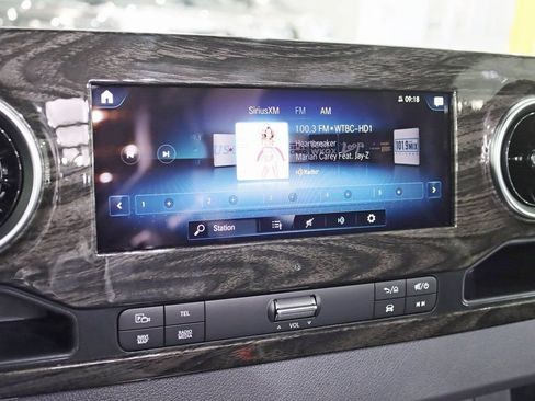 Used 2024 Mercedes-Benz Sprinter 3500 image 18