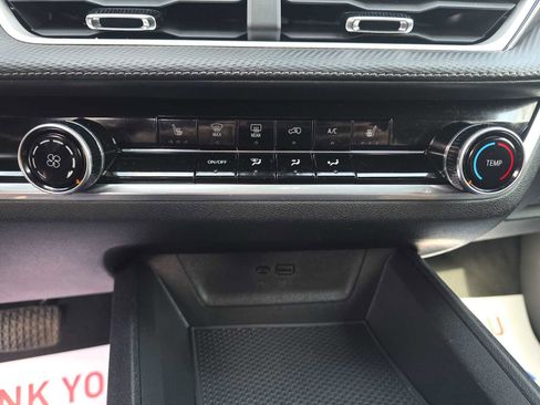 Certified 2025 Chevrolet Equinox LT w/ Safety and Technology Package image 27