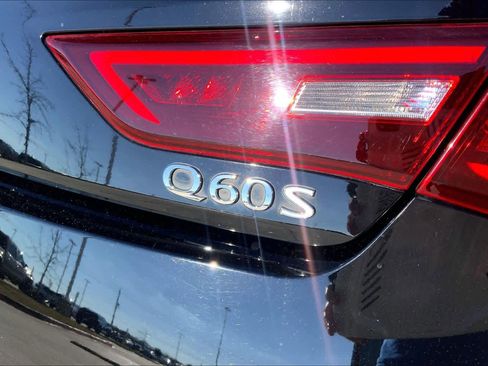 Used 2017 INFINITI Q60 3.0t Sport image 9