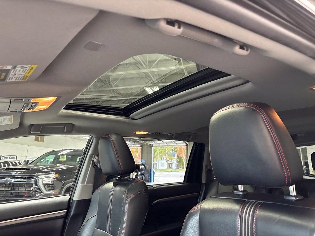Used 2019 Toyota Highlander SE AWD/4WD image 12