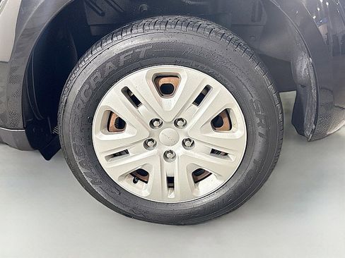 Used 2018 Dodge Journey SE image 28