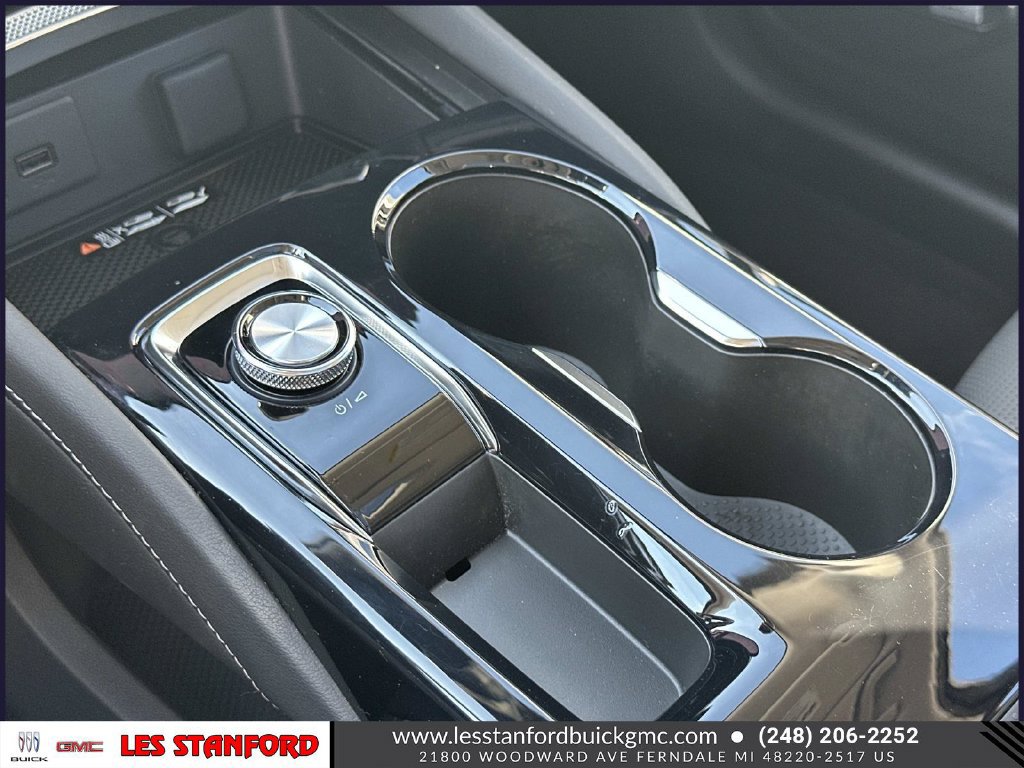 Used 2025 Buick Envision Avenir AWD/4WD image 33