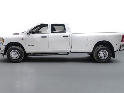 Used 2019 RAM 3500 Tradesman w/ Chrome Appearance Group AWD/4WD image 9