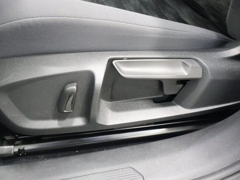 Used 2022 Volkswagen ID.4 Pro image 14