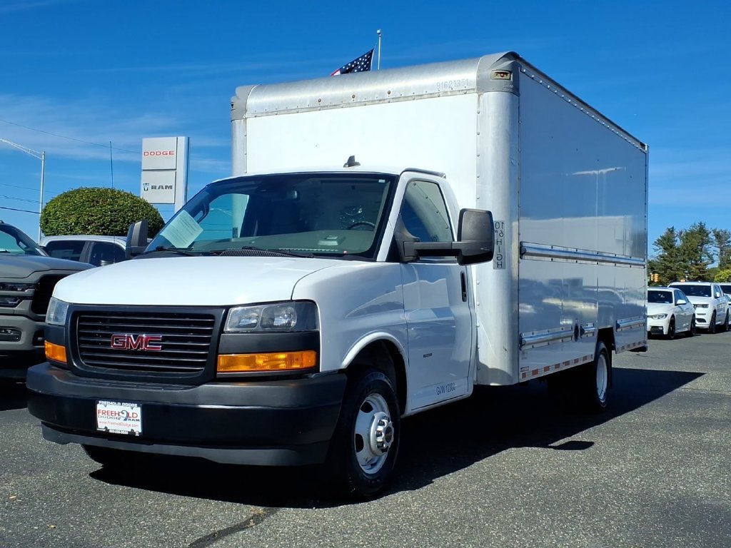 Used 2021 GMC Savana 3500 Extended w/ Power Convenience Package RWD image 3