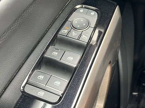 Used 2022 Nissan Pathfinder Platinum w/ Cargo Package FWD image 21