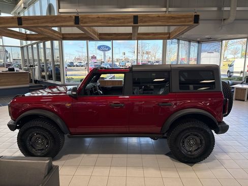 New 2025 Ford Bronco Badlands image 13