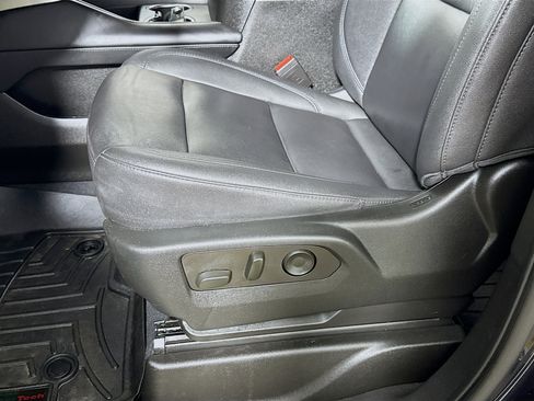 Used 2022 Chevrolet Tahoe LT w/ Luxury Package image 22