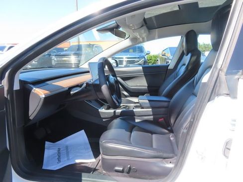 Used 2020 Tesla Model 3 Standard Range Plus RWD image 14