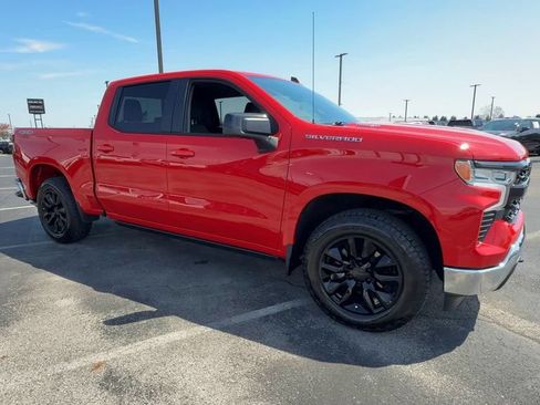 Used 2025 Chevrolet Silverado 1500 LT AWD/4WD image 2