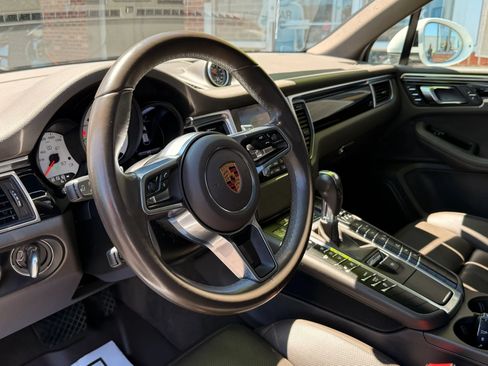 Used 2018 Porsche Macan S w/ Premium Package Plus AWD/4WD image 7