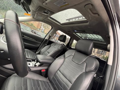 Used 2024 Kia Telluride SX Prestige AWD/4WD image 17