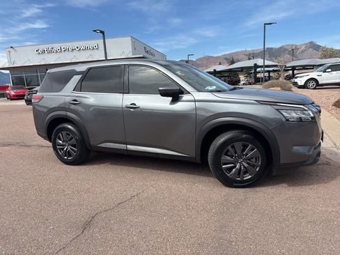Used 2022 Nissan Pathfinder S image 12