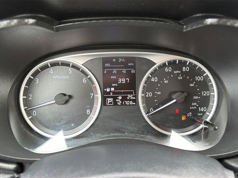 Used 2022 Nissan Versa S image 15