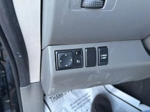 Used 2021 Nissan Frontier SV w/ Midnight Edition Floor Mats image 17