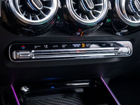 Used 2024 Mercedes-Benz EQB 250+ image 27