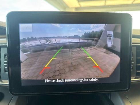 Used 2022 Ford Explorer XLT w/ Equipment Group 202A AWD/4WD image 20
