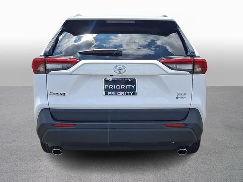 Used 2025 Toyota RAV4 XLE AWD/4WD image 5