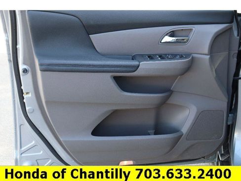 Used 2016 Honda Odyssey SE image 22