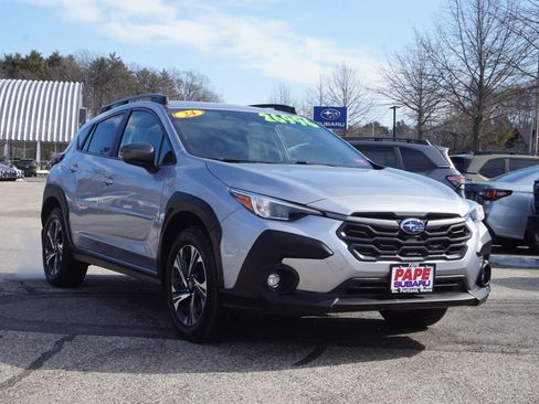 Used 2024 Subaru Crosstrek 2.0i Premium image 3