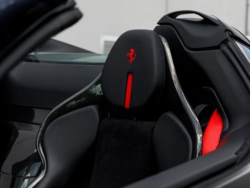 Used 2022 Ferrari SF90 Spider image 41