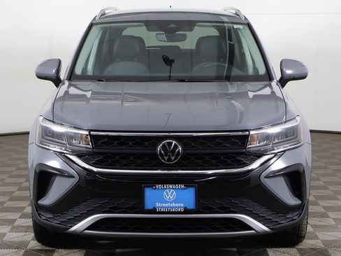 Used 2022 Volkswagen Taos SE w/ Driver Assistance Package image 10