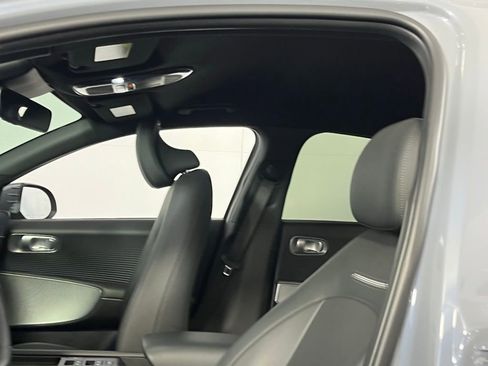 Used 2025 Hyundai Ioniq 6 SEL image 22
