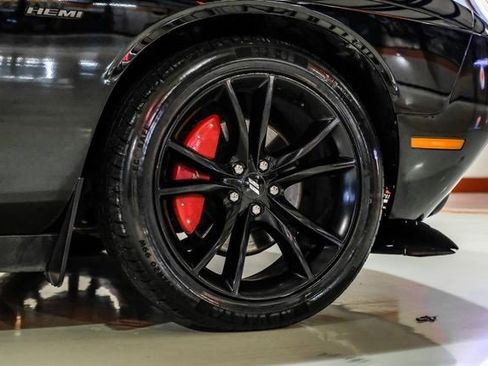 Used 2018 Dodge Challenger R/T w/ Blacktop Package image 41