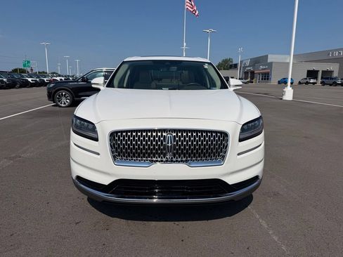 Used 2023 Lincoln Nautilus Reserve AWD/4WD image 2