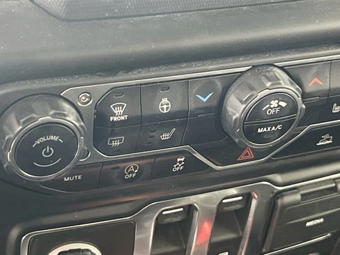 Used 2023 Jeep Wrangler Sport AWD/4WD image 19