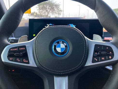 Used 2025 BMW X5 xDrive50e w/ M Sport Package image 19