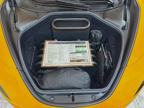 Used 2024 McLaren 750S Spider image 25