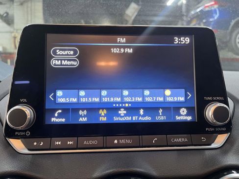 Used 2023 Nissan Sentra SR w/ Electronics Package image 16