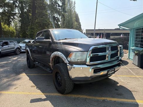 Used 2015 RAM 2500 Tradesman w/ Chrome Appearance Group AWD/4WD image 3