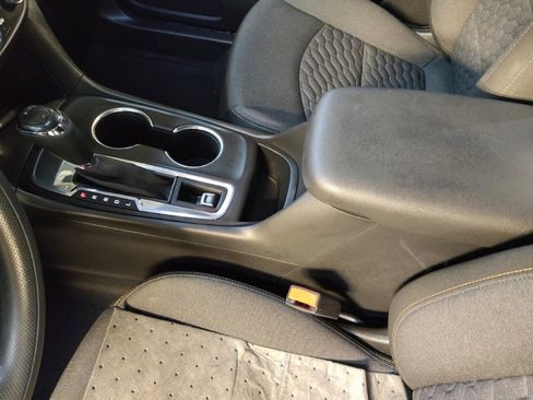 Used 2021 Chevrolet Equinox LT image 26