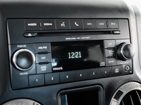 Used 2016 Jeep Wrangler Sport image 22