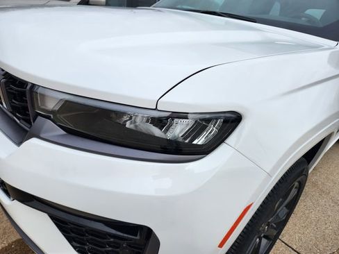 New 2026 Jeep Grand Cherokee Limited AWD/4WD image 24