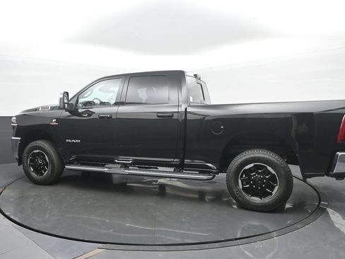 Used 2025 RAM 2500 Laramie AWD/4WD image 3