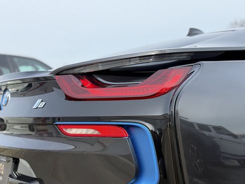 Used 2015 BMW i8 image 13