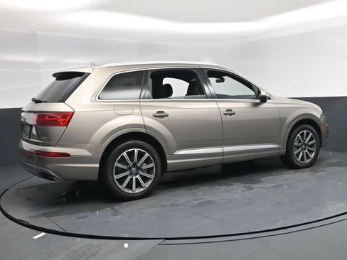 Used 2017 Audi Q7 3.0T Premium Plus image 4