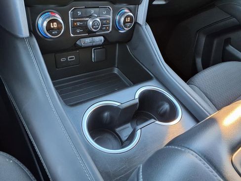 Used 2024 GMC Yukon SLE image 29