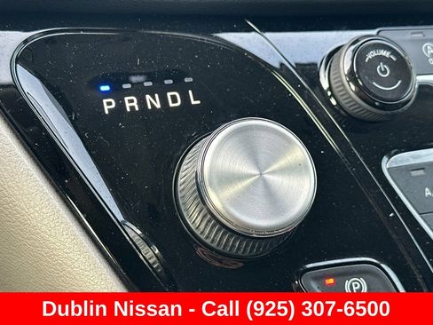 Used 2022 Chrysler Pacifica Touring-L FWD image 35