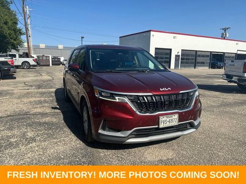 Used 2022 Kia Carnival LX FWD image 1