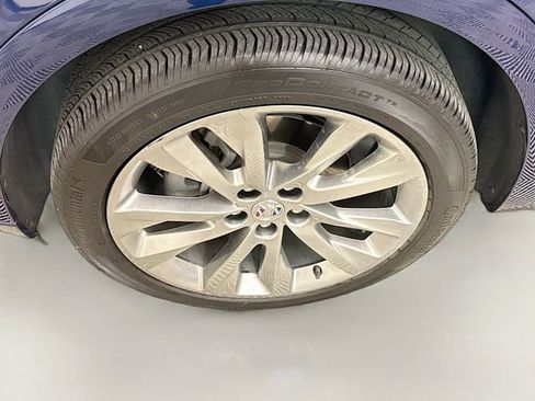 Used 2023 Buick Envision Avenir image 34