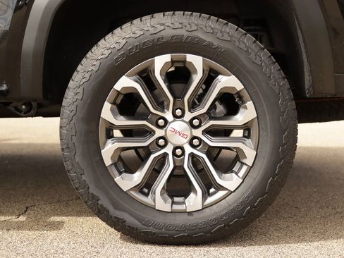 New 2026 GMC Canyon Denali image 41