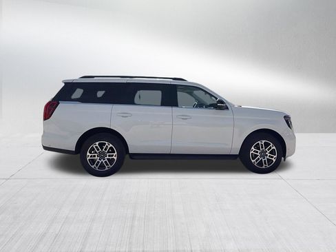 Used 2025 Ford Expedition Active AWD/4WD image 5