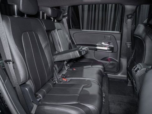 New 2025 Mercedes-Benz GLB 250 image 11